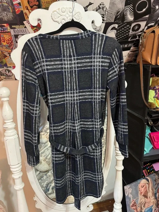 Dynamite Navy and White Plaid V-Neck Long Sleeve Dress with Belt - Picture 9 of 9